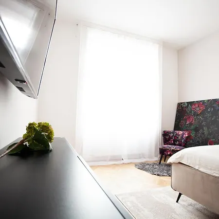 Real Deluxe Next To Danube Apartment Budapest Exterior photo
